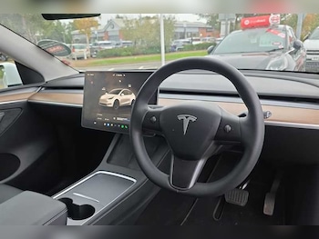 Used Tesla Model Y 2024 for sale - 76125072: Photo