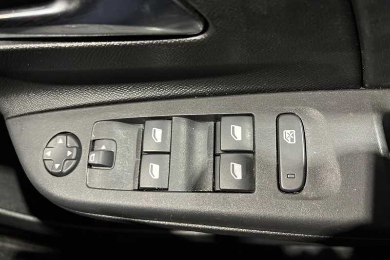 Used Vauxhall Corsa 2023 for sale - 76443920: Photo 16