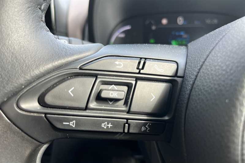 Used Toyota Yaris Cross 2024 for sale - 77322379: Photo 21