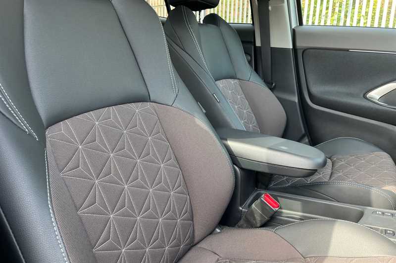 Used Toyota Yaris Cross 2024 for sale - 77322379: Photo 23