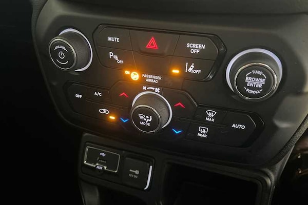 Used Jeep Renegade 2021 for sale - 75465396: Photo 15