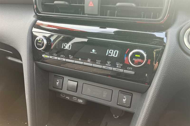 Used Toyota Yaris Cross 2024 for sale - 76805687: Photo 15