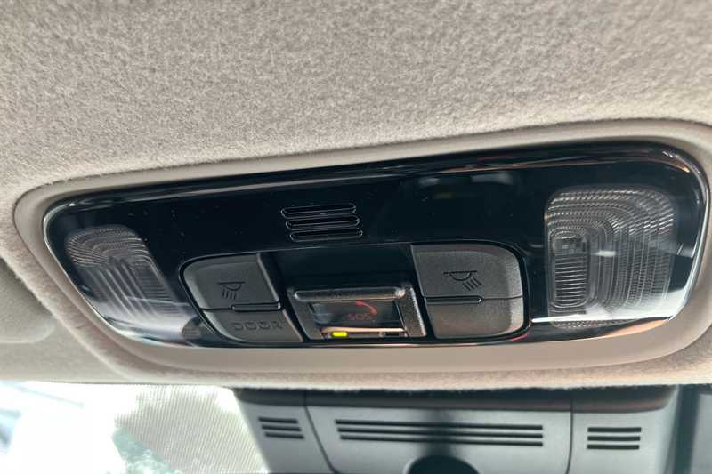 Used Toyota Yaris Cross 2024 for sale - 77318070: Photo 44