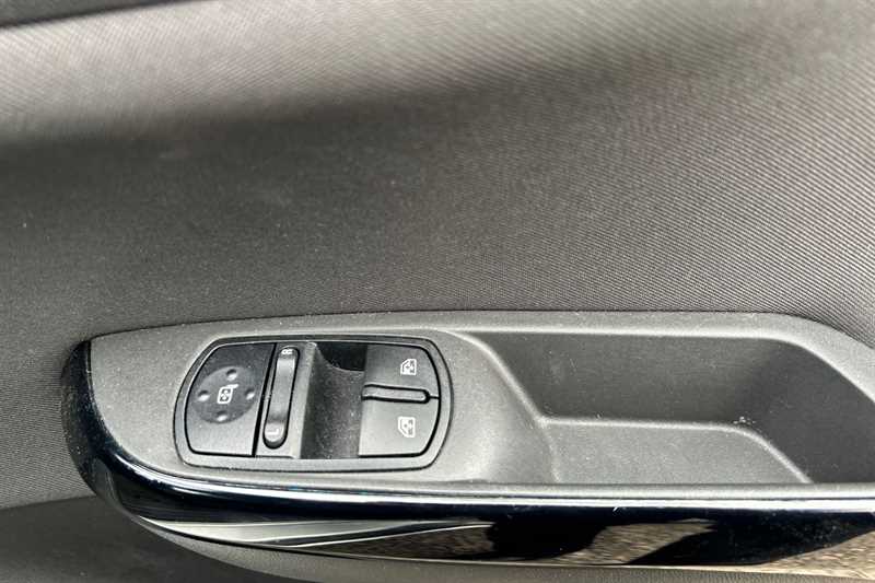 Used Vauxhall Corsa 2016 for sale - 77843986: Photo 16