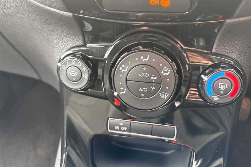 Used Ford Fiesta 2015 for sale - 78217643: Photo 15