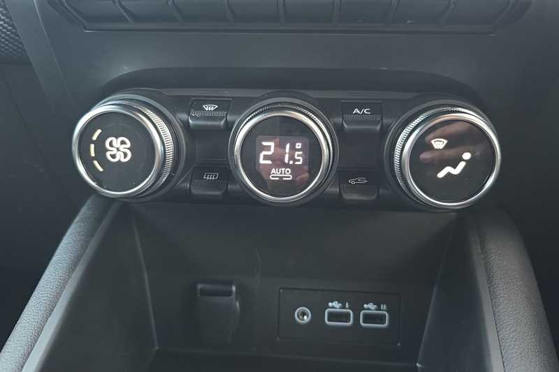 Used Renault Captur 2023 for sale - 76956794: Photo 15