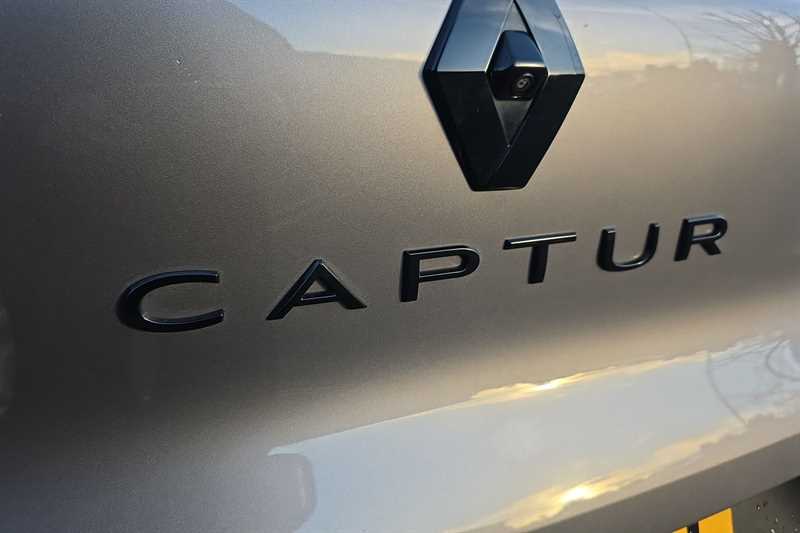 Used Renault Captur 2023 for sale - 76956794: Photo 30