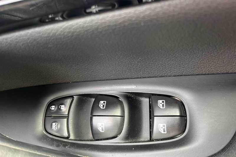 Used Nissan Qashqai 2018 for sale - 76462607: Photo 16