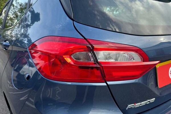 Used Ford Fiesta 2018 for sale - 76113640: Photo 31