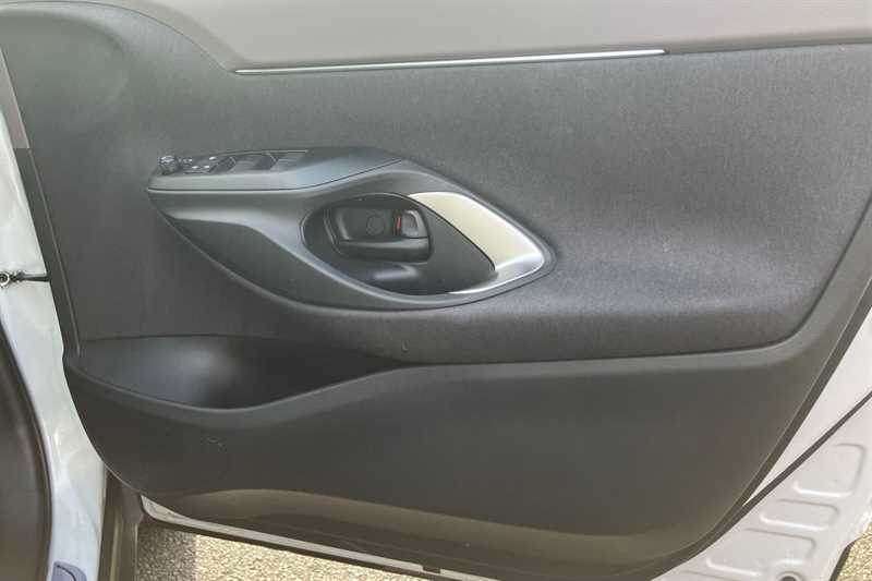 Used Toyota Yaris Cross 2024 for sale - 76917357: Photo 27