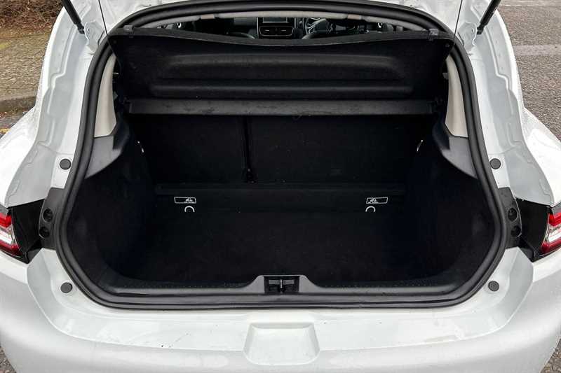 Used Renault Clio 2018 for sale - 77727318: Photo 25