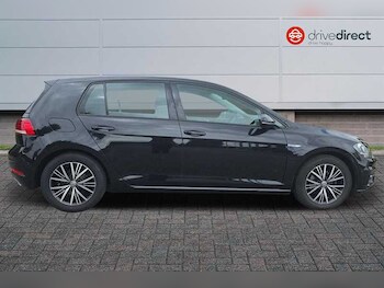 Used Volkswagen Golf 2018 for sale - 77402777: Photo