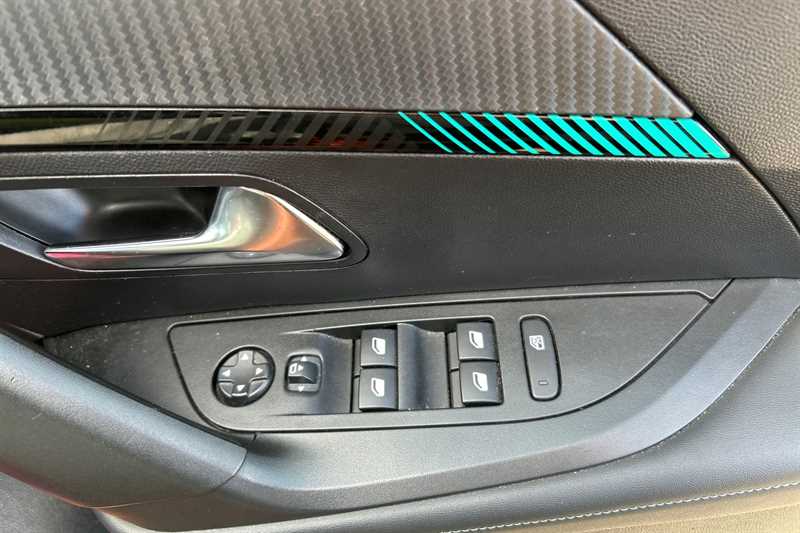 Used Peugeot 2008 2023 for sale - 78216560: Photo 16