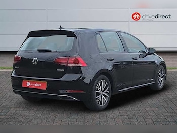 Used Volkswagen Golf 2018 for sale - 76858549: Photo
