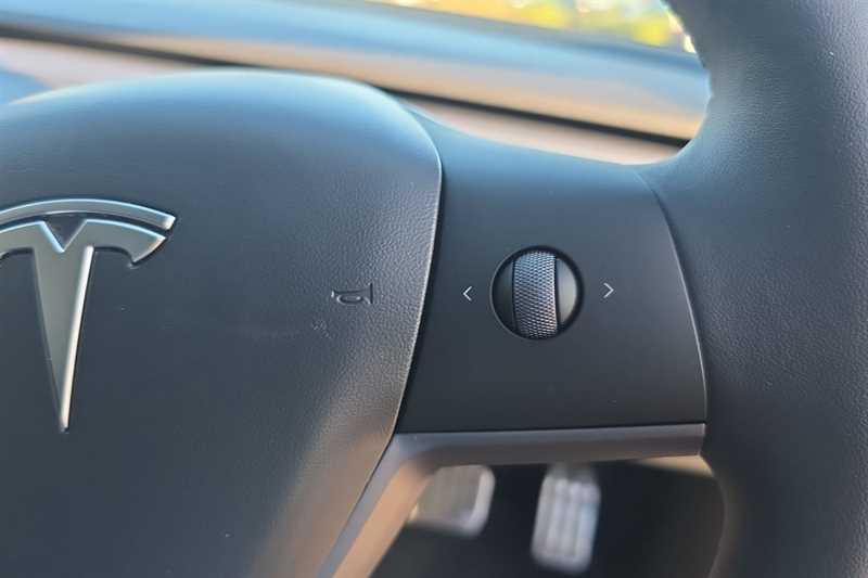 Used Tesla Model 3 2021 for sale - 76853232: Photo 22