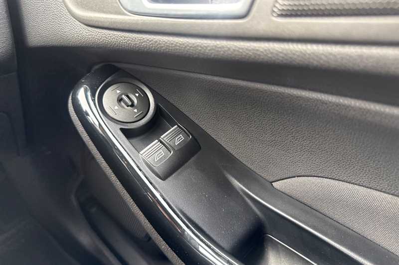 Used Ford Fiesta 2015 for sale - 78208387: Photo 16