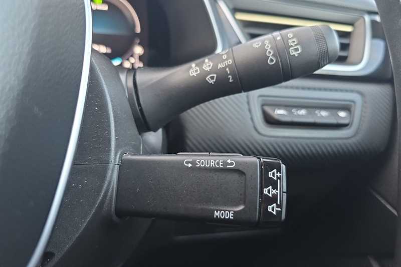 Used Renault Captur 2023 for sale - 76877273: Photo 41