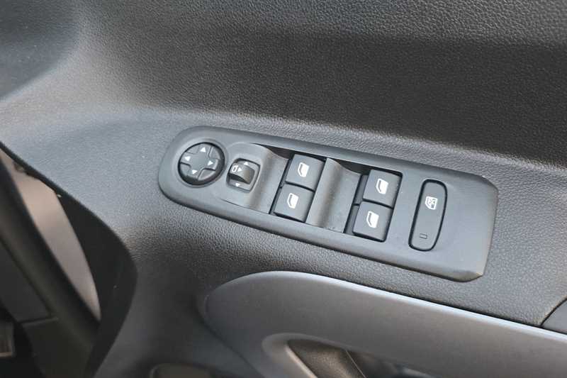 Used Vauxhall Combo Life 2025 for sale - 76776047: Photo 16