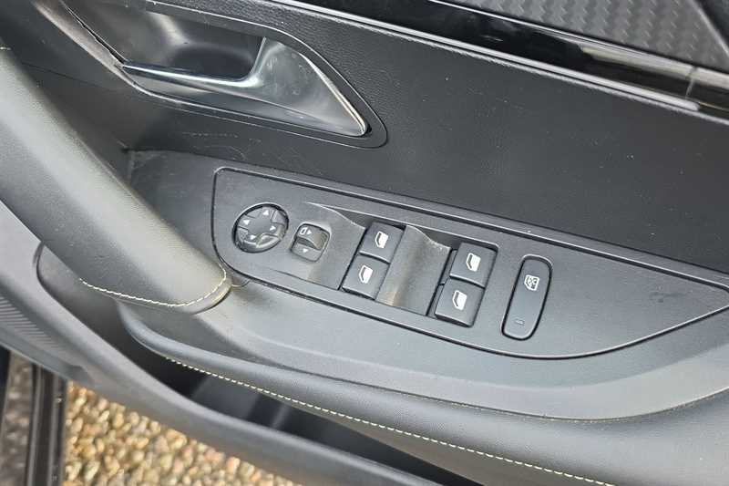 Used Peugeot 2008 2022 for sale - 77481829: Photo 16