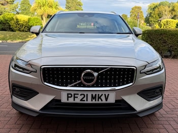 Used Volvo V60 Cross Country 2021 for sale - 79495988: Photo