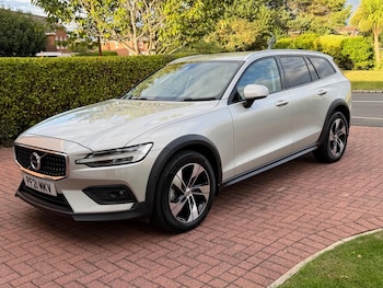 Used Volvo V60 Cross Country 2021 for sale - 79495988: Photo