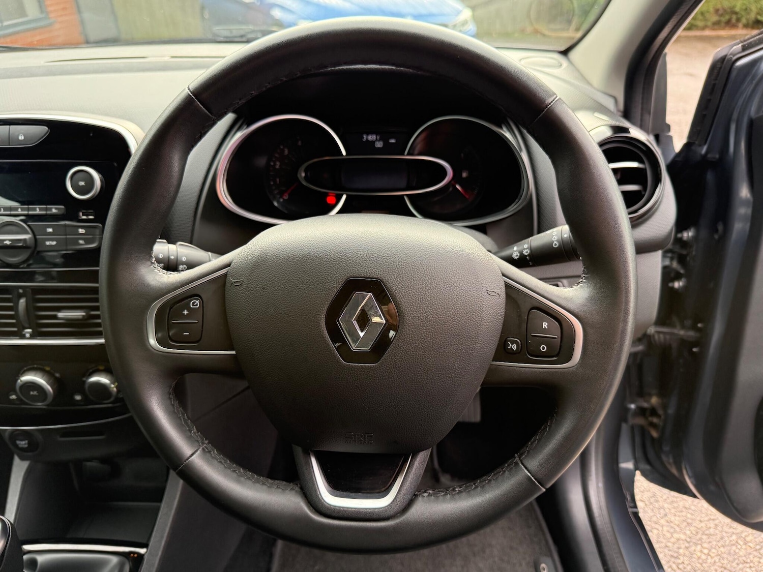 Used Renault Clio 2025 for sale - 77177803: Photo 31