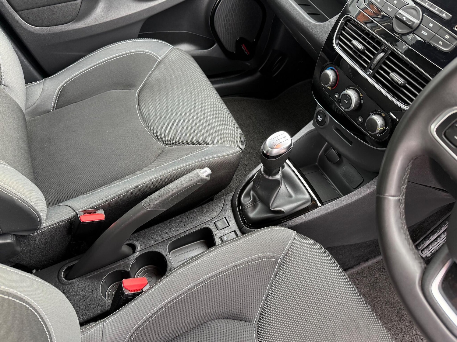 Used Renault Clio 2025 for sale - 77177803: Photo 33