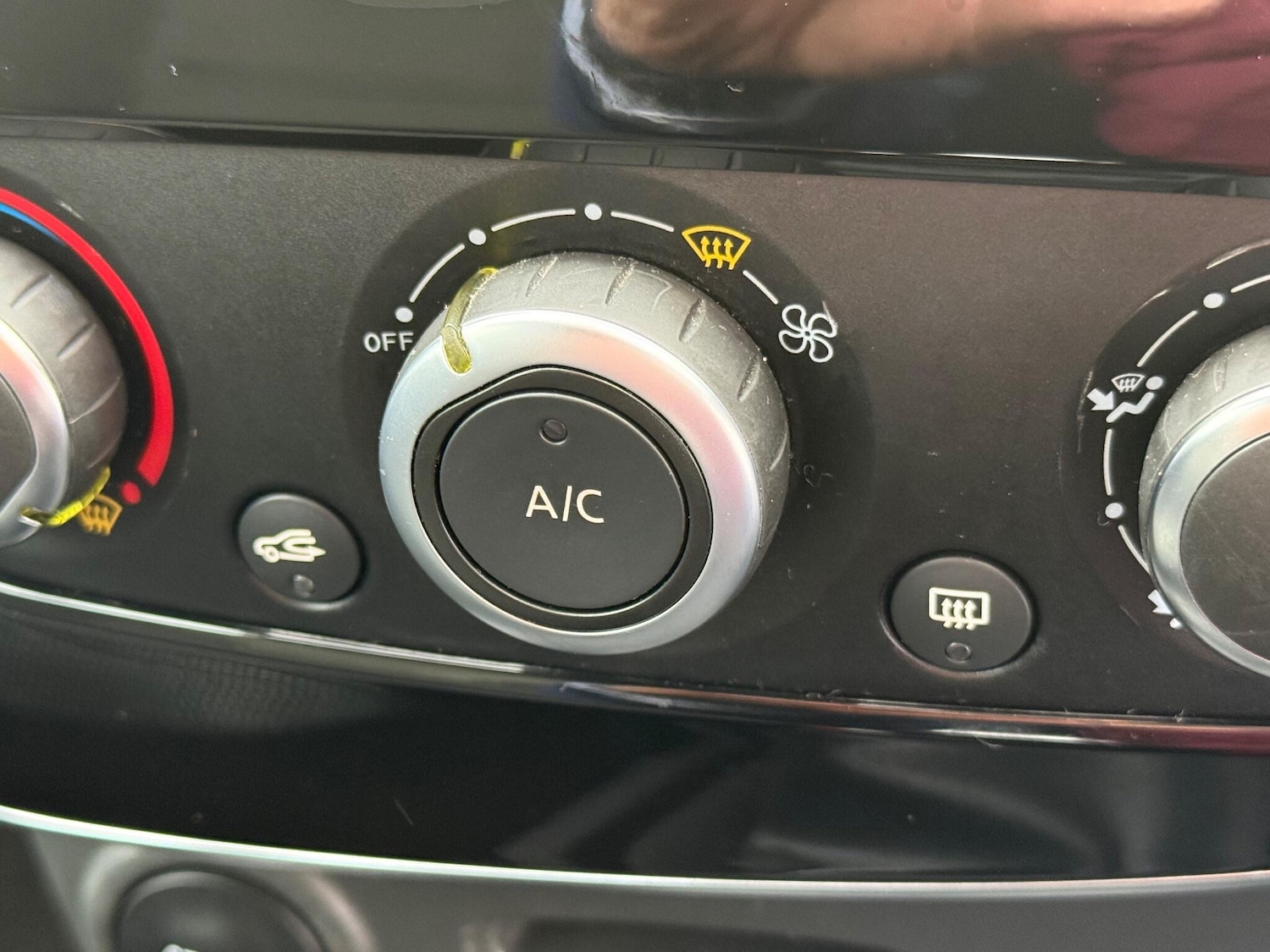 Used Renault Clio 2025 for sale - 77177803: Photo 36