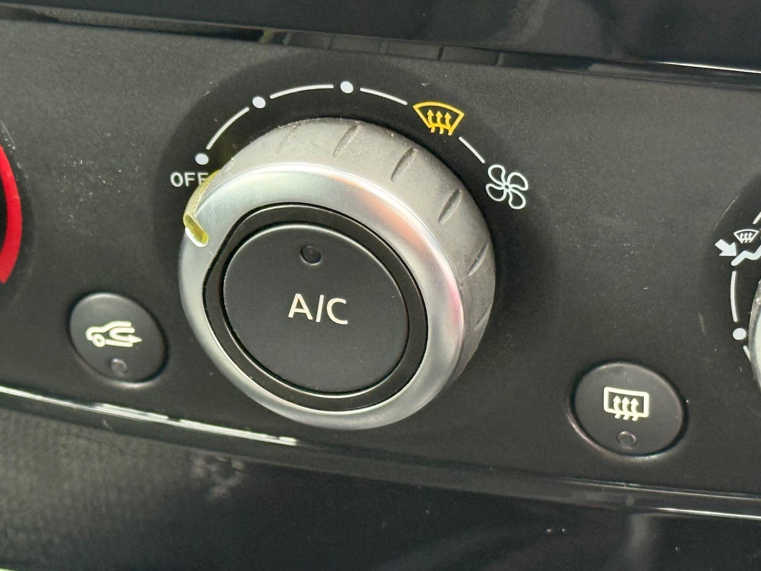 Used Renault Clio for sale - 77924993: Photo 37