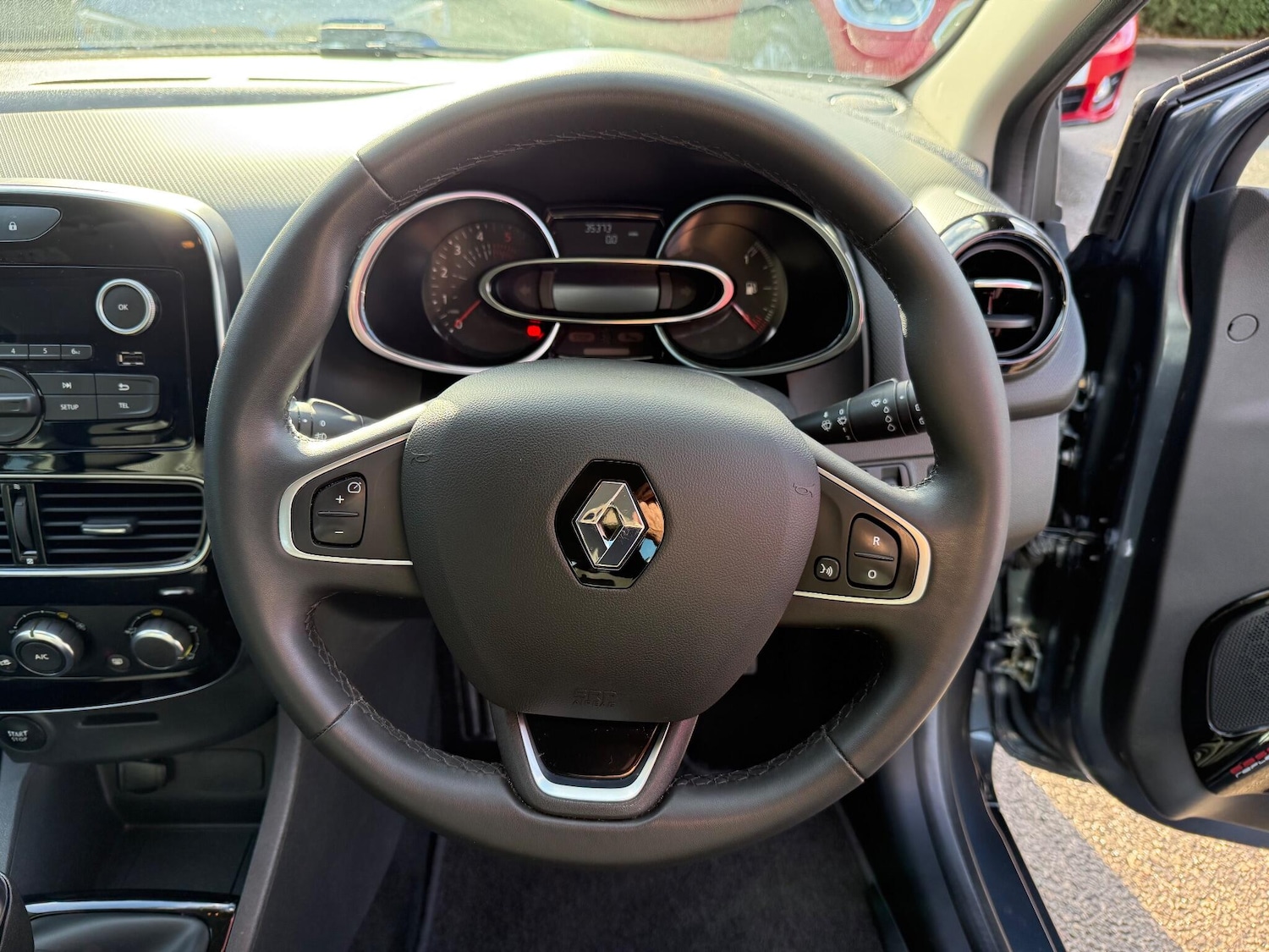 Used Renault Clio 2025 for sale - 77177797: Photo 27