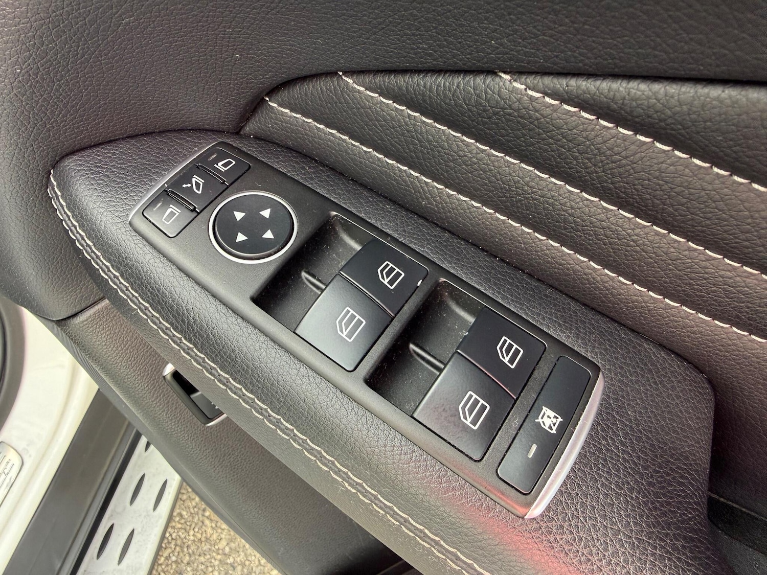 Used Mercedes-Benz M-Class 2015 for sale - 76137387: Photo 35