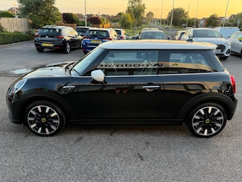 Used MINI Electric Hatch 2023 for sale - 75634837: Photo