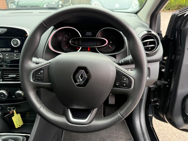 Used Renault Clio for sale - 76158682: Photo 30