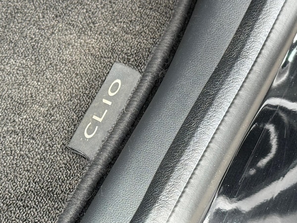 Used Renault Clio for sale - 76158682: Photo 34