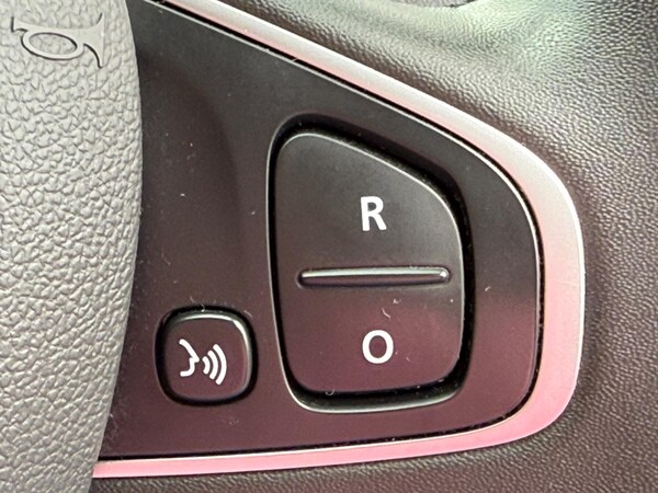 Used Renault Clio for sale - 76158682: Photo 35