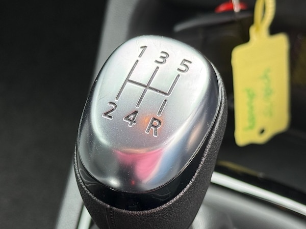 Used Renault Clio for sale - 76158682: Photo 38