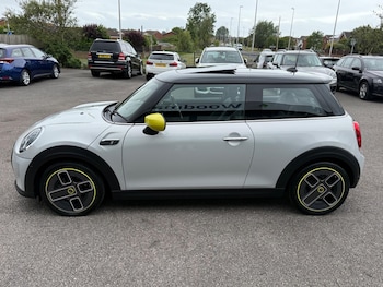 Used MINI Electric Hatch 2021 for sale - 75634210: Photo
