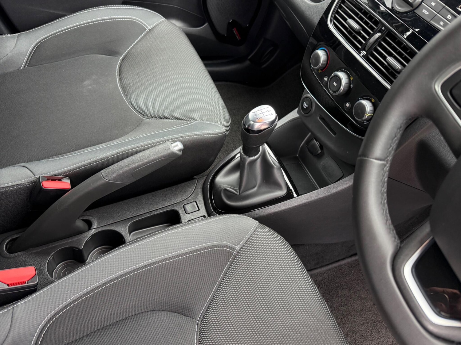 Used Renault Clio 2025 for sale - 77633585: Photo 31