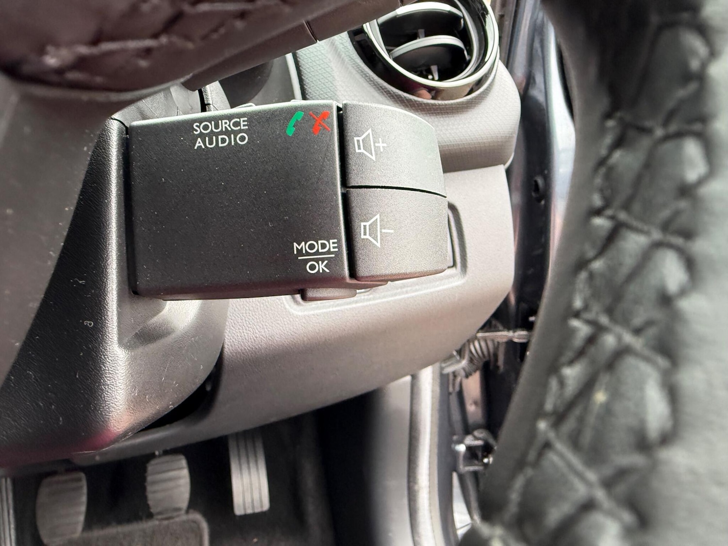 Used Renault Clio 2025 for sale - 77633585: Photo 38