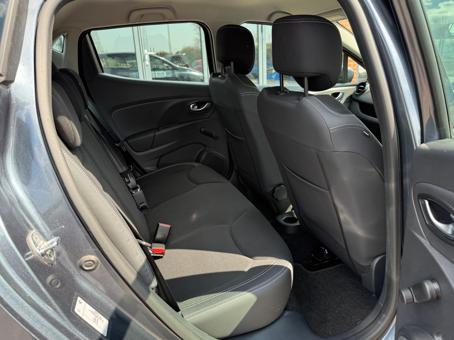 Used Renault Clio for sale - 77177804: Photo 11