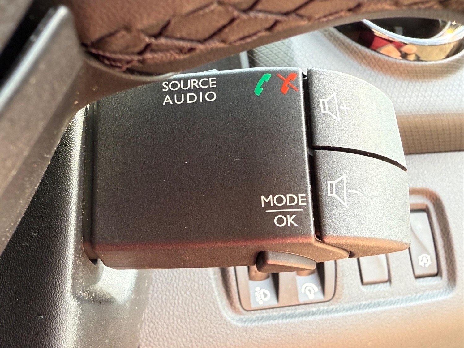 Used Renault Clio for sale - 77177804: Photo 37