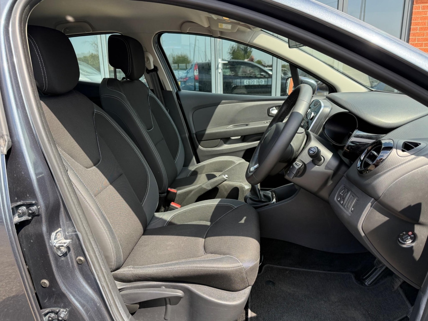 Used Renault Clio for sale - 77177804: Photo 9