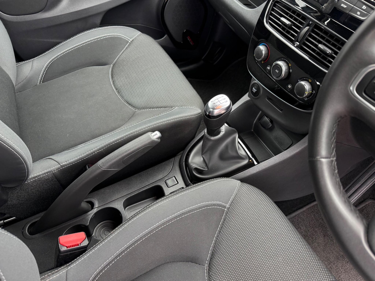 Used Renault Clio 2025 for sale - 77177798: Photo 31