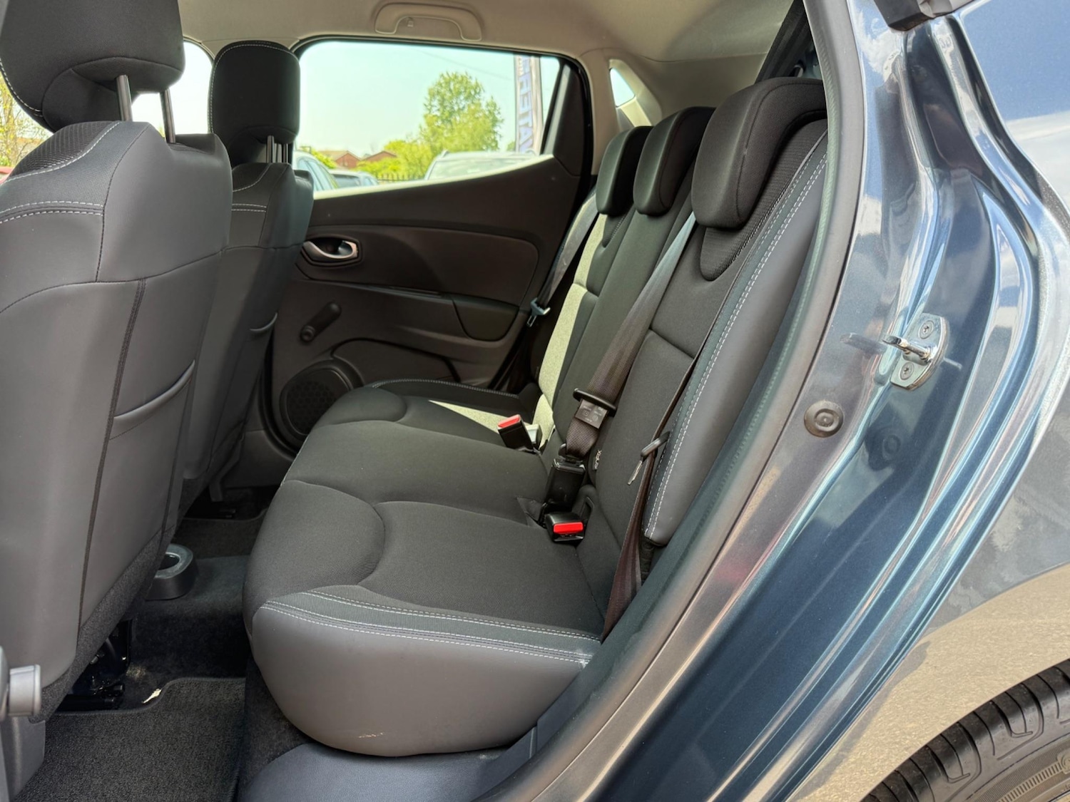 Used Renault Clio for sale - 77925329: Photo 13