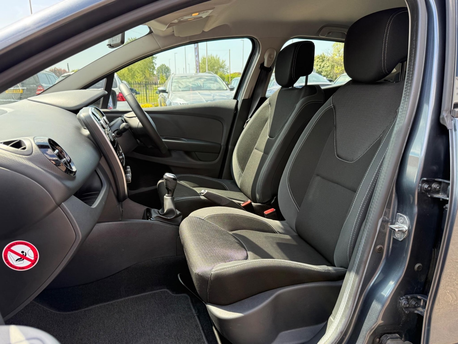 Used Renault Clio for sale - 77925329: Photo 14