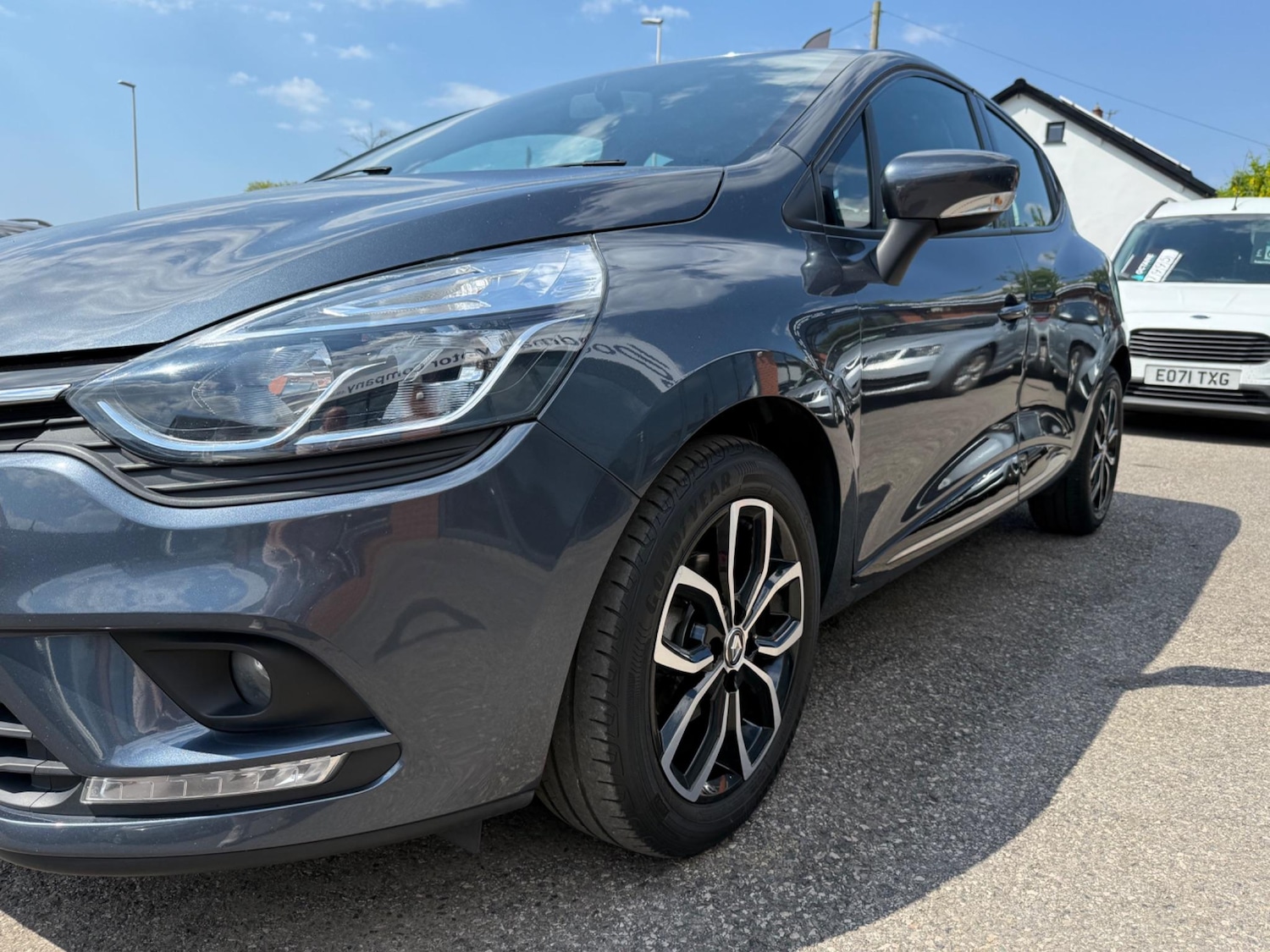 Used Renault Clio for sale - 77925329: Photo 24