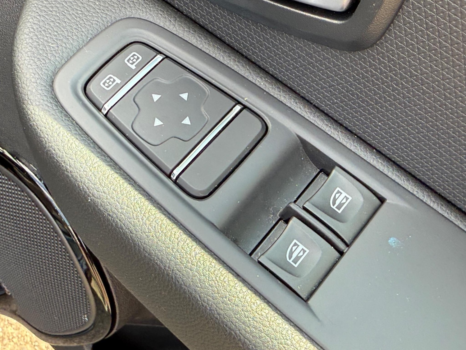 Used Renault Clio for sale - 77925329: Photo 31