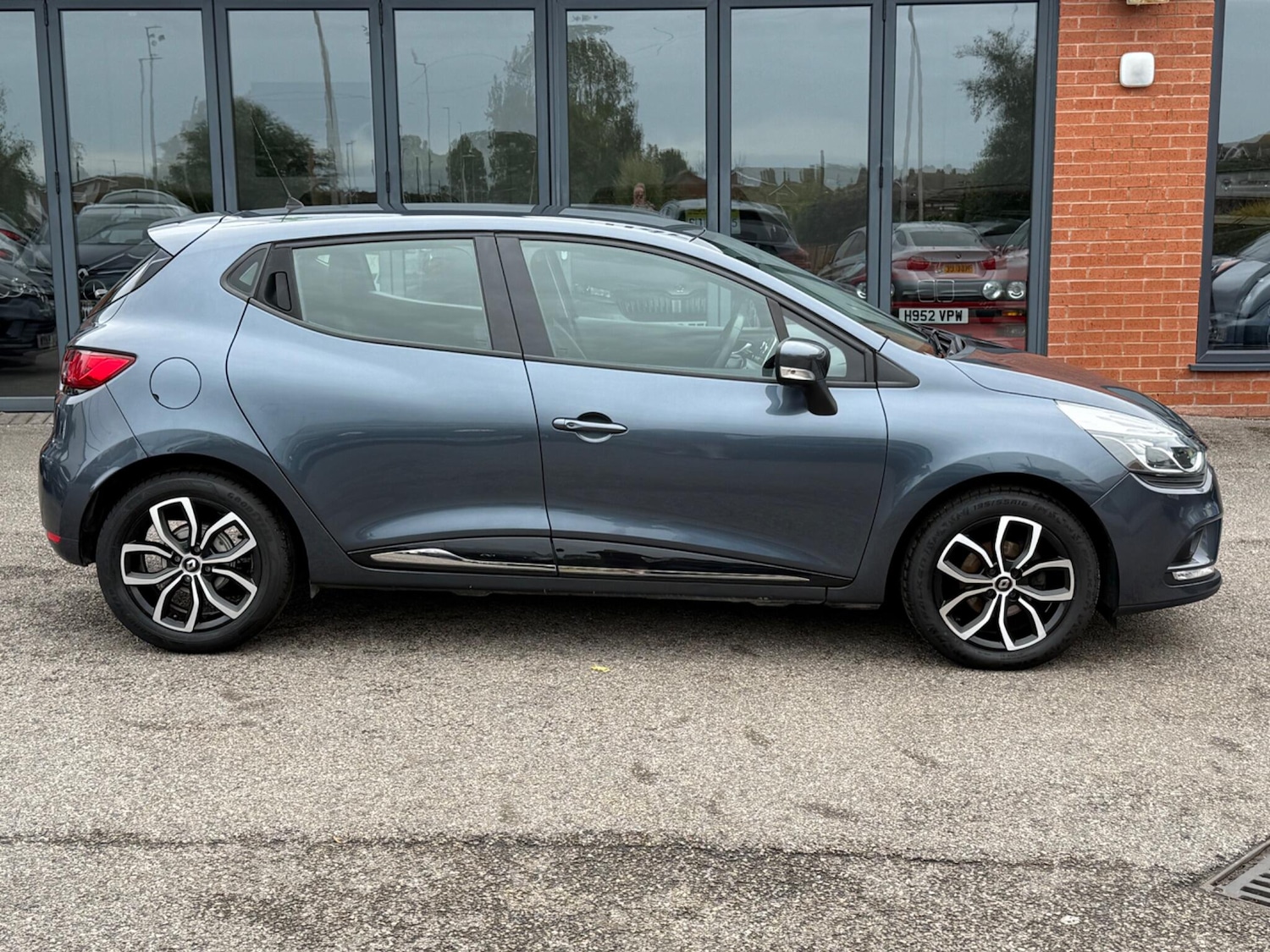 Used Renault Clio 2019 for sale - 77633355: Photo 8