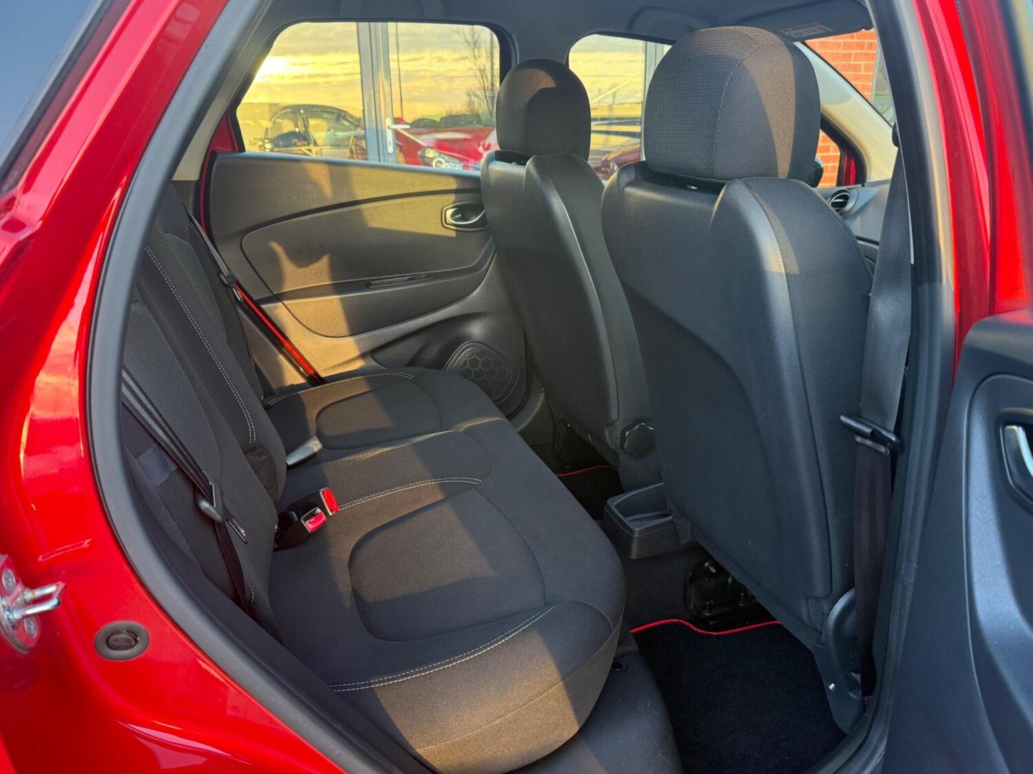 Used Renault Captur 2018 for sale - 77645763: Photo 11