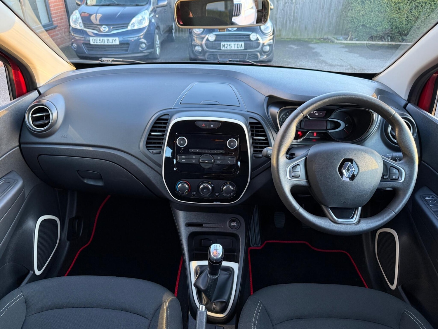 Used Renault Captur 2018 for sale - 77645763: Photo 12